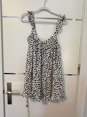 Women’s White and Black Spotted Ruffle Tank Top